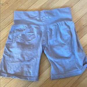 NVGTN contour shorts